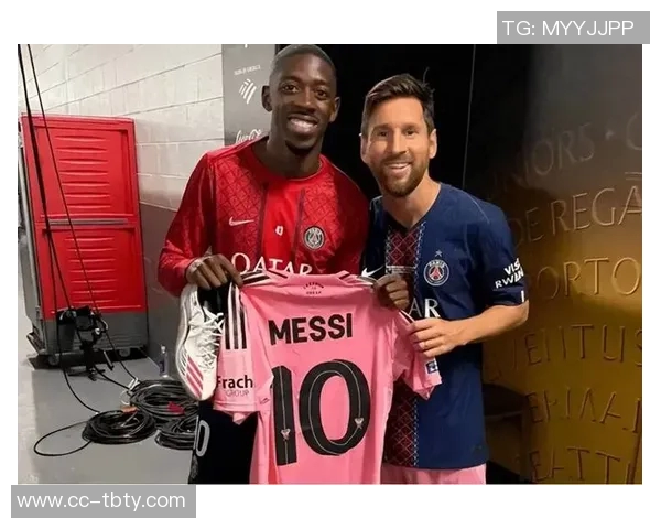 登贝莱神仙吊射令里尔门将傻眼躺球门内沉思人生瞬间成笑谈 登贝莱神仙吊射令里尔门将傻眼躺球门内沉思人生瞬间成笑谈