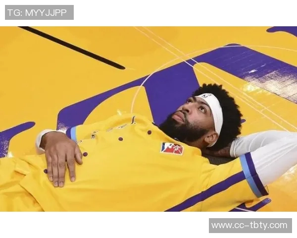 帕金斯呼吁科学家研究浓眉的身体发育与遗传因素及其惊人增高现象