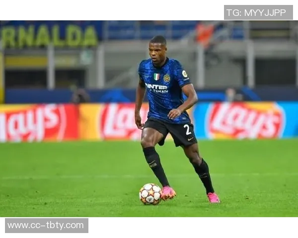 国米因邓弗里斯伤缺至三月初积极寻求冬窗右后卫引援方案