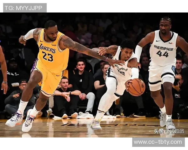 雷迪克强调防守体系的重要性每位球员需在每个回合全力以赴